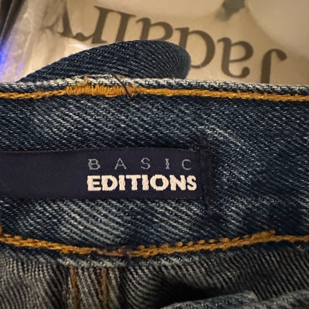 Basic Editions Classic Blue Jeans - Picture 3 of 4
